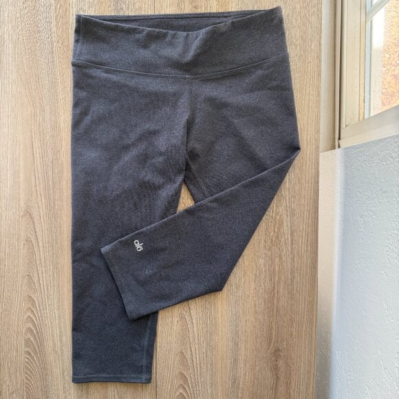 Alo Yoga Airbrush Capri Leggings Heather Gray M - Picture 3 of 11